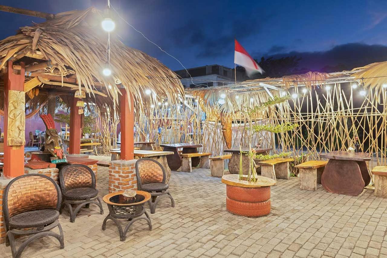 Tomohon Onong'S Homestay & Cafe מראה חיצוני תמונה